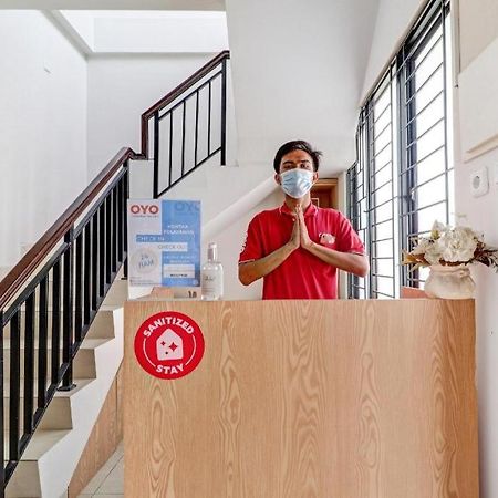 Oyo 90688 Marta Residence 加拉旺 外观 照片