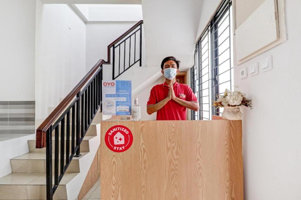 Oyo 90688 Marta Residence 加拉旺 外观 照片